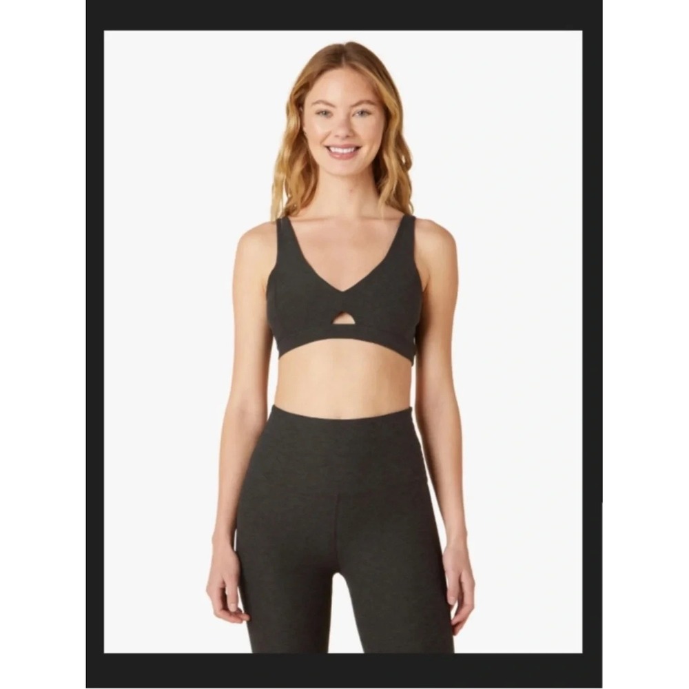 Beyond Yoga Spacedye Cut To Bra in Gray Size Medium